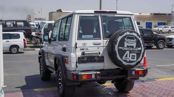 Toyota Land Cruiser 70 LX 4.0L V6 A/T Al Futtaim