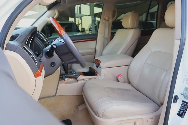 Toyota Land Cruiser VXR 2014 5.7 GCC Specs