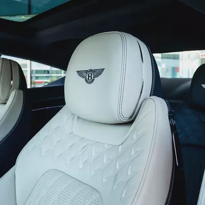 Bentley Continental GT AZURE  V8  2026  DONE ONLY 4000KM-9