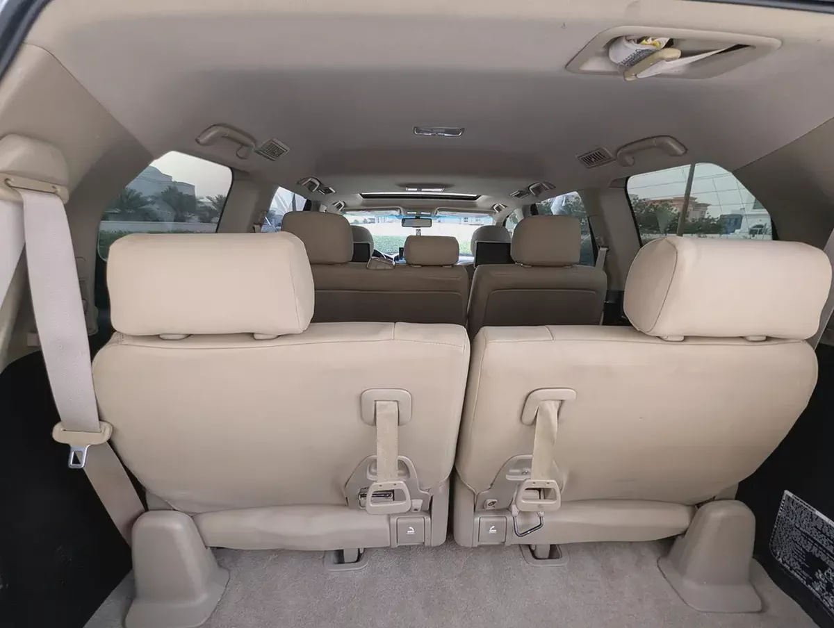 Pristine Toyota Land Cruiser 2011 | GCC Specs | Facelift To 2024 Full New Condition With Low KM-10-10