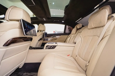 AED 4101 PM | BMW 750Li X drive 2016 | ONE OF VIP EDITION | FULL AGENCY SERVICE HISTORY | HIGH SPECS-18