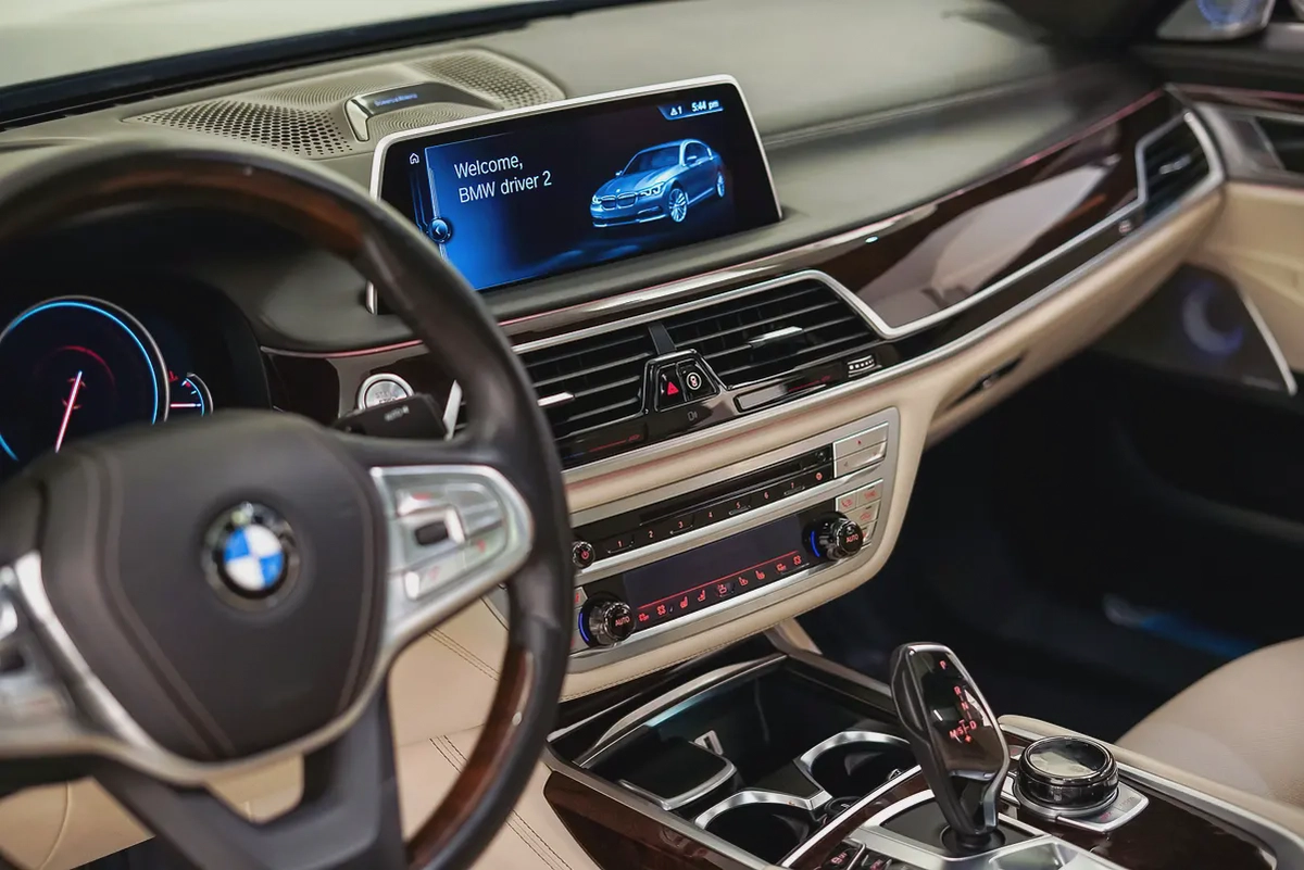AED 4101 PM | BMW 750Li X drive 2016 | ONE OF VIP EDITION | FULL AGENCY SERVICE HISTORY | HIGH SPECS-11-11