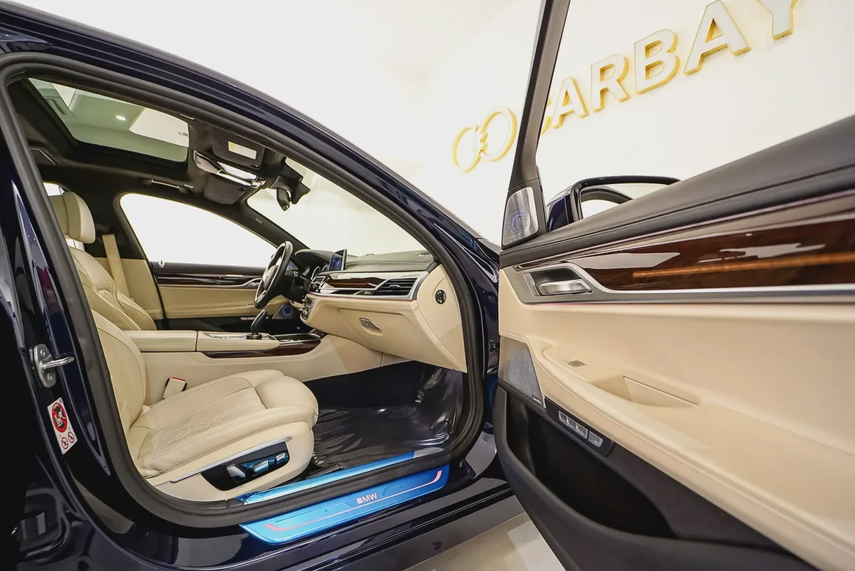 AED 4101 PM | BMW 750Li X drive 2016 | ONE OF VIP EDITION | FULL AGENCY SERVICE HISTORY | HIGH SPECS-13-13