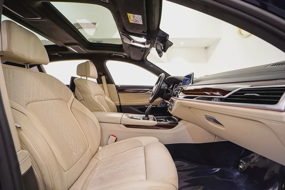 AED 4101 PM | BMW 750Li X drive 2016 | ONE OF VIP EDITION | FULL AGENCY SERVICE HISTORY | HIGH SPECS-14-14