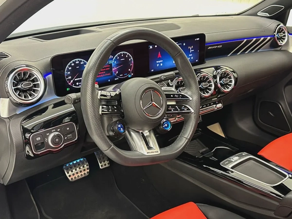 MERCEDES-BENZ A35-( AMG ENGINE) 5000KM-only 2024-UNDER WARRANTY  SERVICE-contract till 105000KM