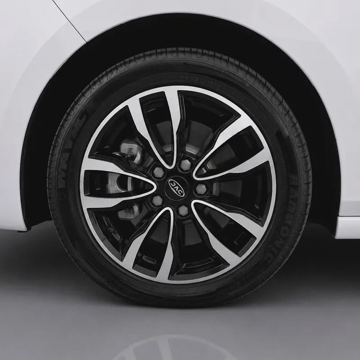 AED 669 P.M • 0% Downpayment • JAC J7 • 1 Year Warranty-5-5