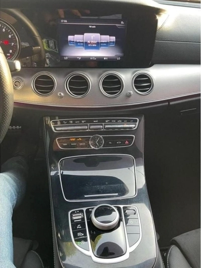 Mercedes Benz E200 Std-13