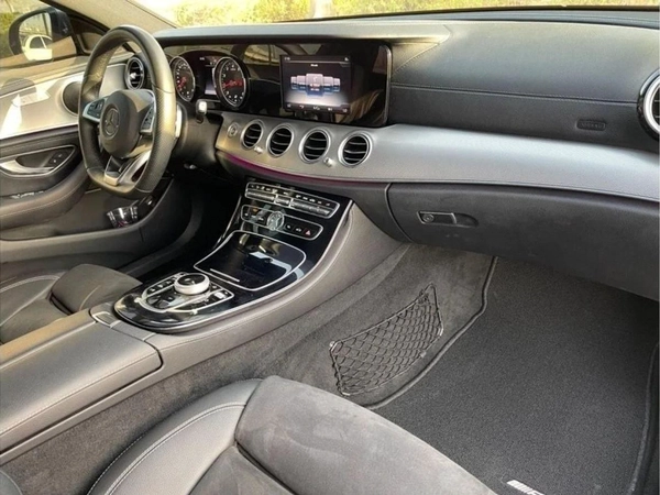 Mercedes Benz E200 Std