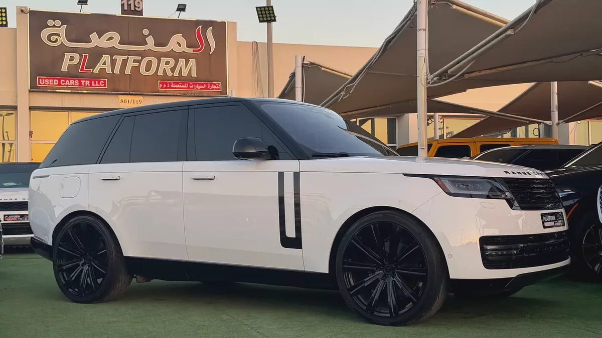 رنج روفر فوج موديل ٢٠٢٣ وارد امريكا كلين تايتل صبغ وكالة Range Rover P400 SE 2023 | American Spec