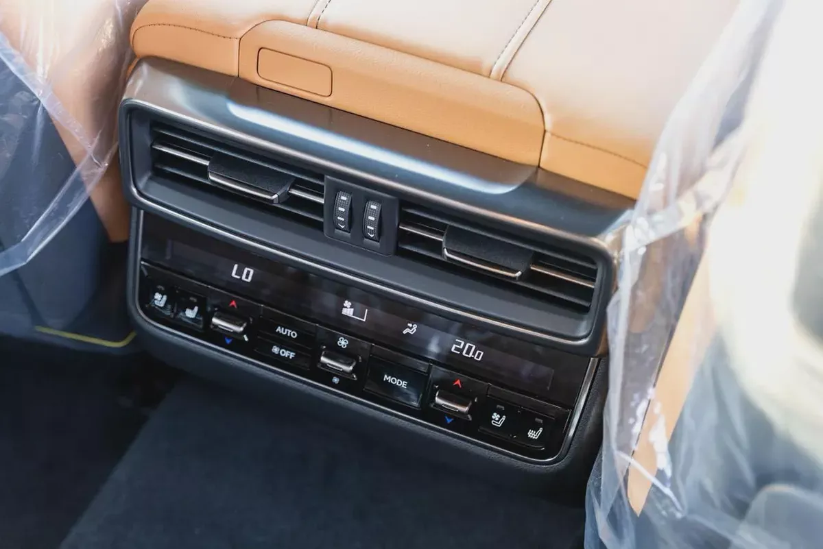 Lexus LX 600 Signature 2026 | GCC Specs | Brand New-6-6