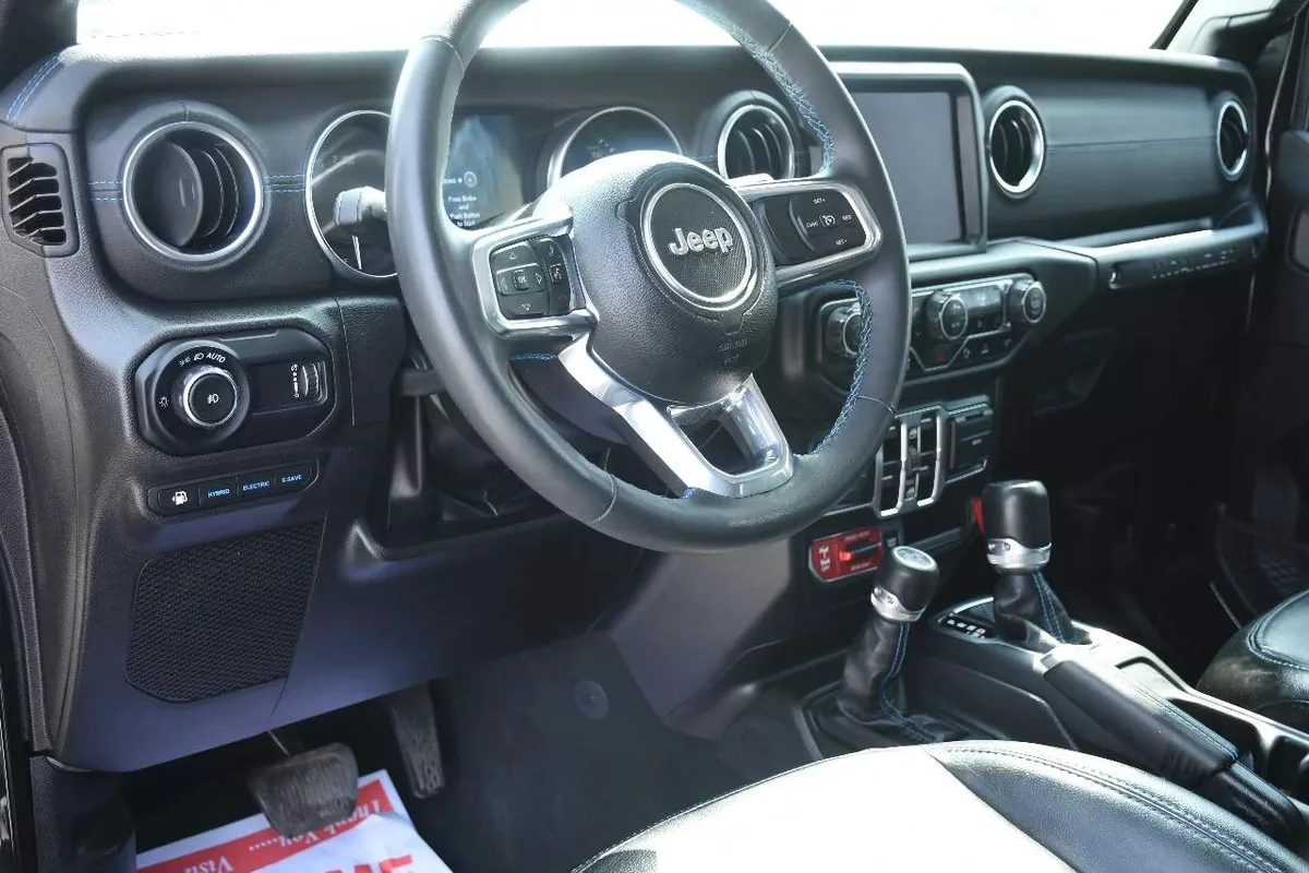 RUBICON 4XE ( PHEV ) 2023 | BLACK LIKE-8-8