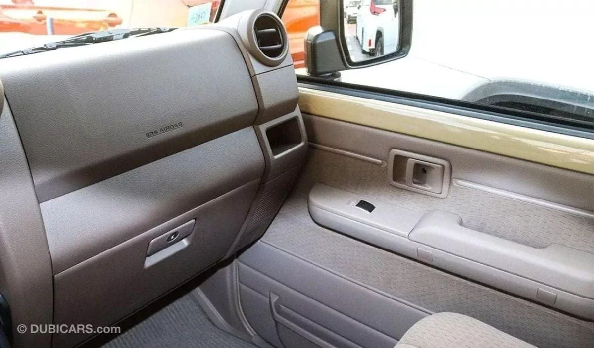 Toyota Land Cruiser Pick Up Toyota Land Cruiser Pick Up LC79 DC, 2.8L Turbo Diesel 4WD AT-11-0