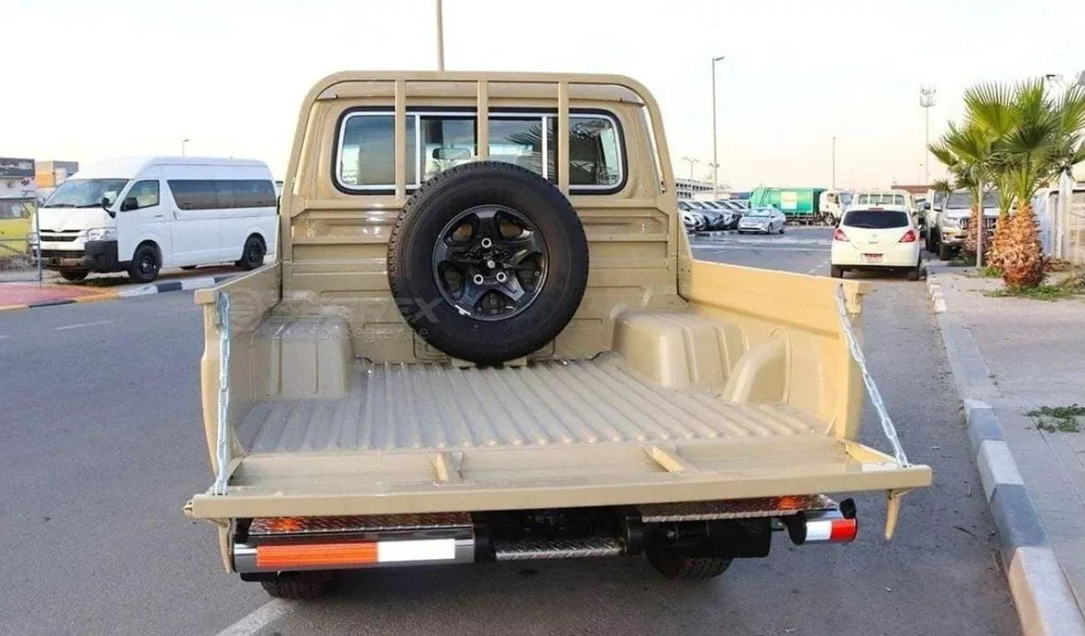 Toyota Land Cruiser Pick Up Toyota Land Cruiser Pick Up LC79 DC, 2.8L Turbo Diesel 4WD AT-7-0