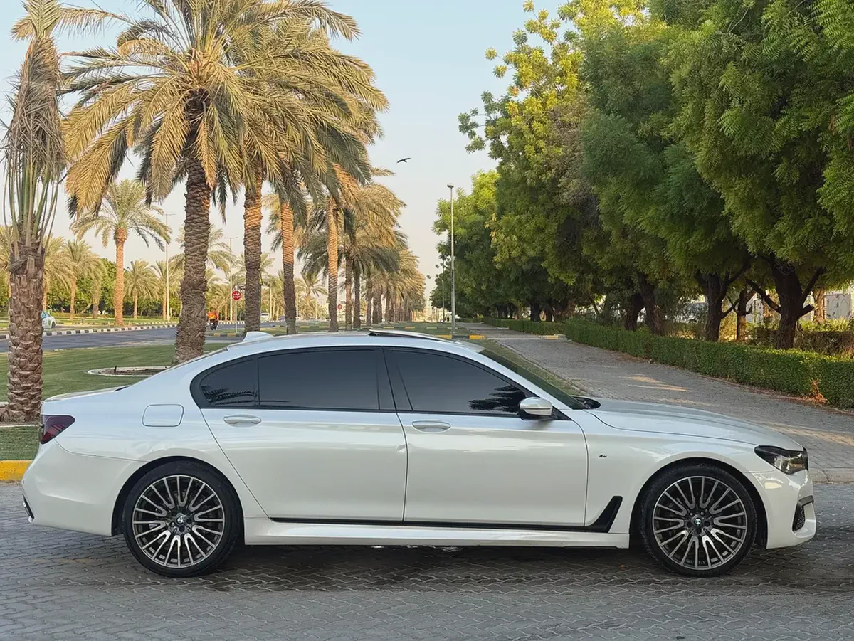 اول مالك من االوكالهStunning BMW 7-Series 730Li 2017 | GCC Specs | Low Mileage | Pristine Condition-6-6