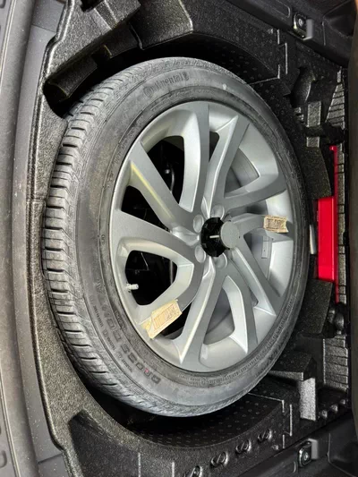 Gulf Specs 2017 DISCOVERY SPORT HSE LUXURY AWD 2.0Litre Turbo-Charged (AL-Tayer Partial)-8
