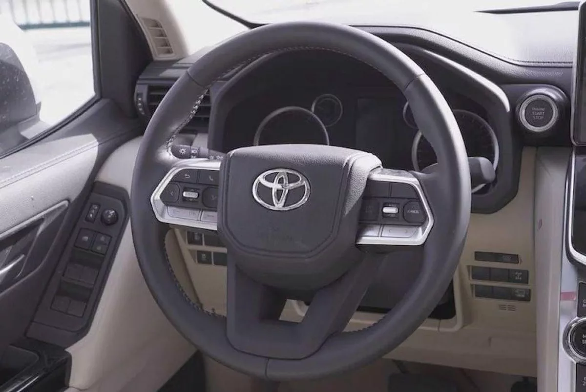 Toyota Land Cruiser GXR 3.5L-8-0