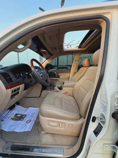 TOYOTA LAND CRUISER GXR 2012-7