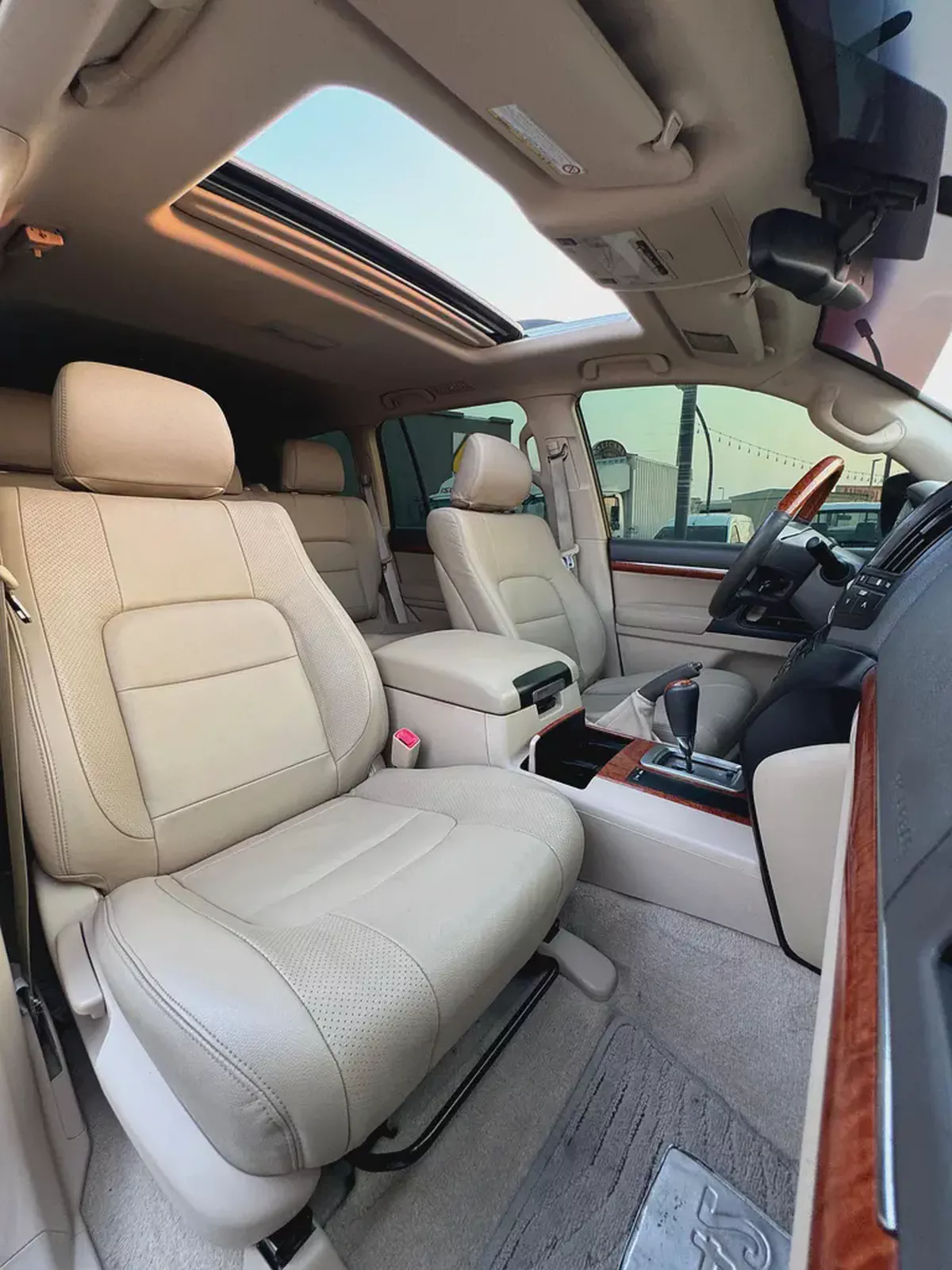 TOYOTA LAND CRUISER GXR 2012-9-9