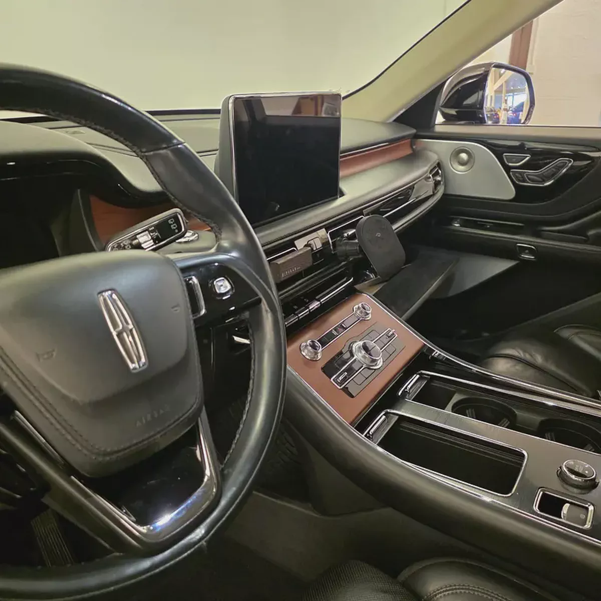 AED 1864 PM | LINCOLN AVIATOR PRESIDENTIAL 2020 | AGENCY WARRANTY & SERVICE CONTRACT AUG 2027 | GCC-11-11