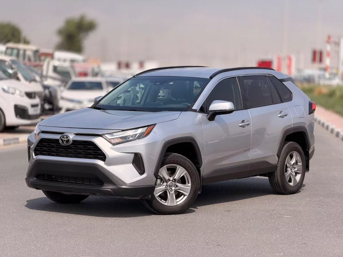 Toyota RAV4 XLE 2.5 L push start 2025 full option