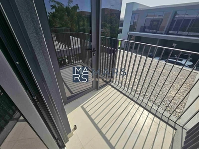 "Stunning 4-Bedroom Middle Unit Townhouse in Masaar – For rent-16
