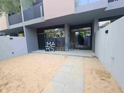 "Stunning 4-Bedroom Middle Unit Townhouse in Masaar – For rent-25