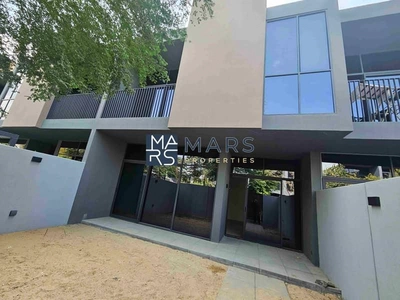 "Stunning 4-Bedroom Middle Unit Townhouse in Masaar – For rent-26