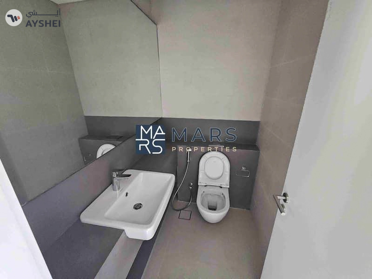 "Stunning 4-Bedroom Middle Unit Townhouse in Masaar – For rent-10-10