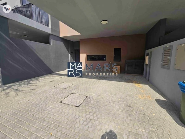"Stunning 4-Bedroom Middle Unit Townhouse in Masaar – For rent