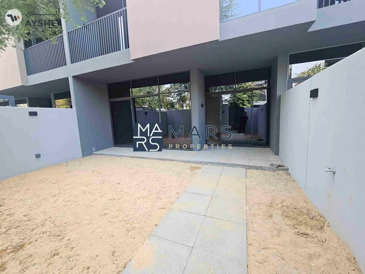 "Stunning 4-Bedroom Middle Unit Townhouse in Masaar – For rent-25-25
