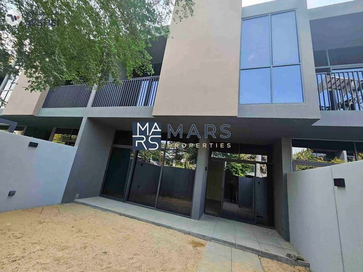 "Stunning 4-Bedroom Middle Unit Townhouse in Masaar – For rent-26-26