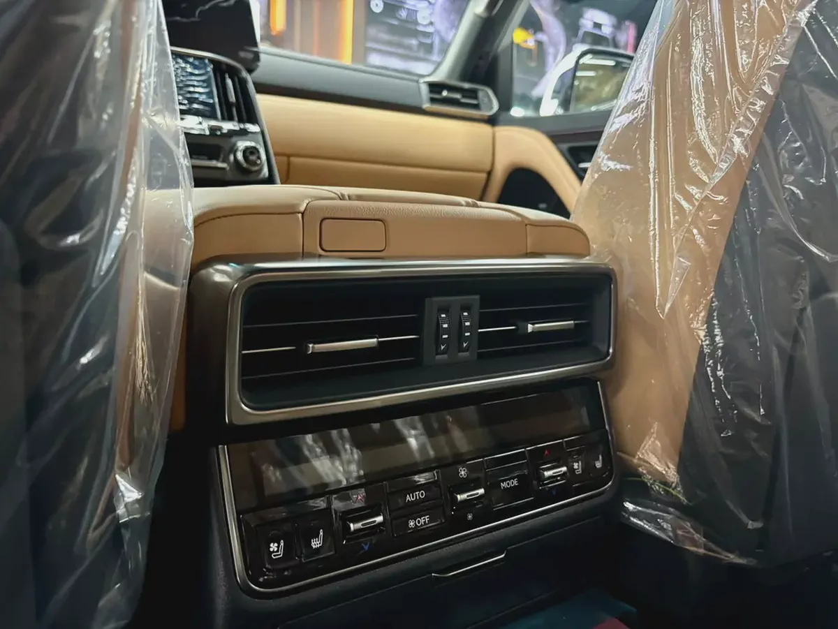 2026 / LEXUS LX700 H SIGNATURE / WITHOUT AUTO PARK / GCC-16-16