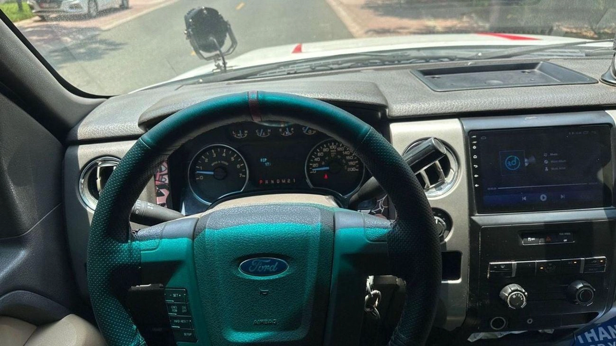 Ford F-150 XLT CREW CAB Ford F-150 2011 GCC specs-9-0