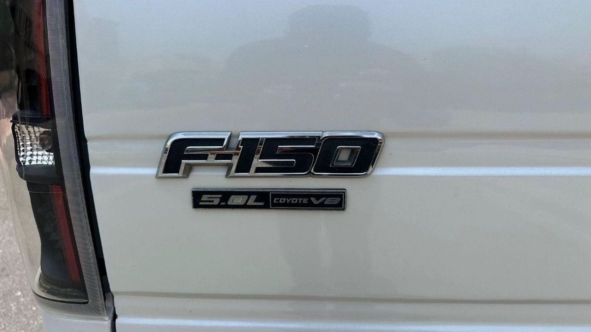 Ford F-150 XLT CREW CAB Ford F-150 2011 GCC specs-13-0