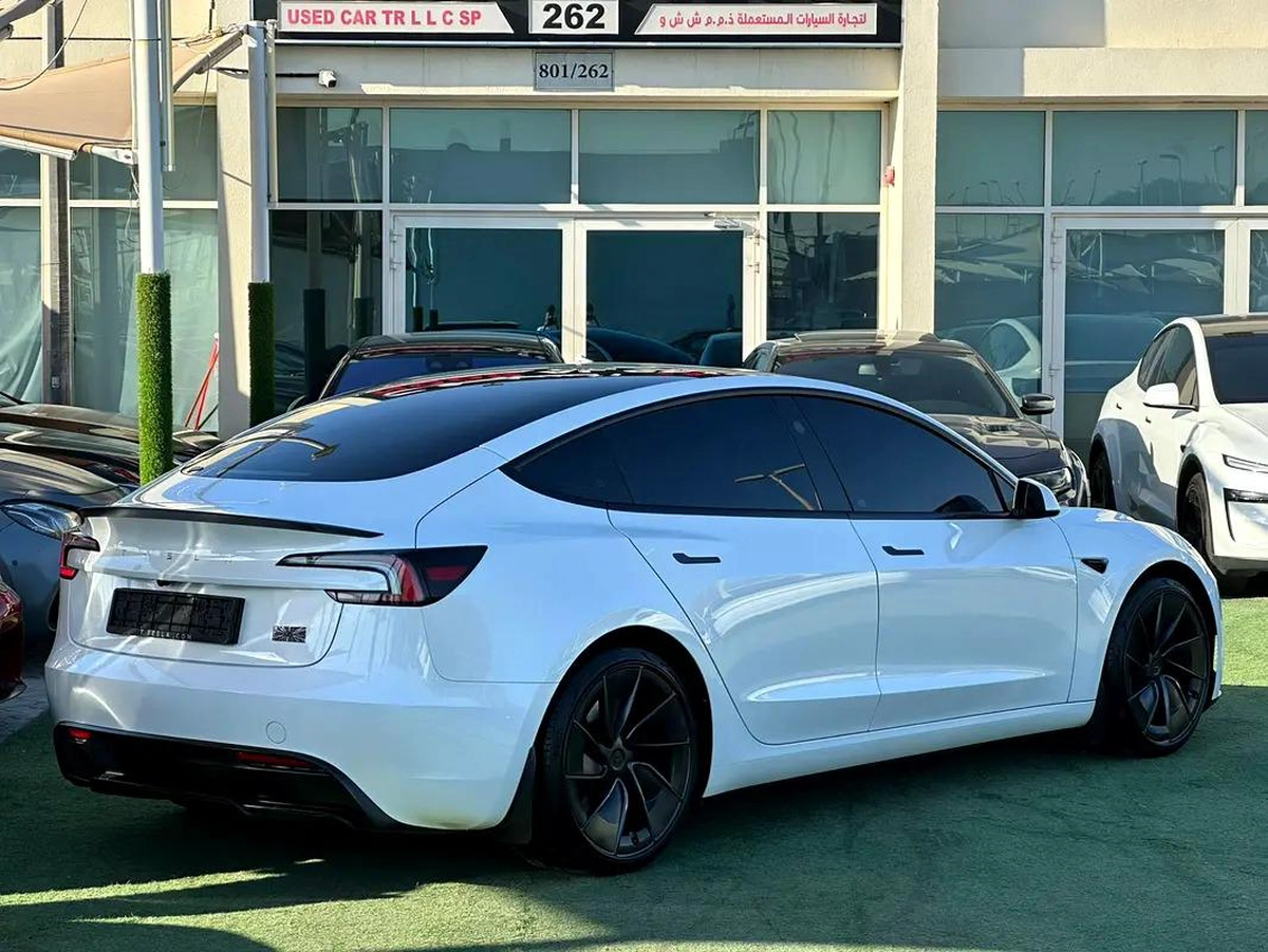 TESLA MODEL 3 PERFORMANCE GCC 2024 Service History (Under Warranty) Original Paint Zero Accidents R-2-2