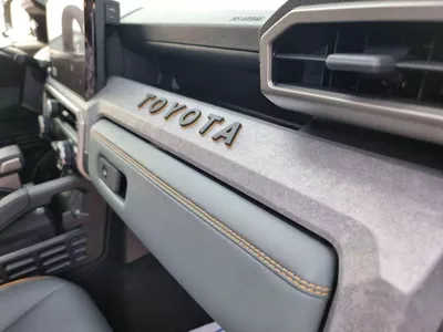 Toyota Tacoma TrailHunter Brand New * Export Price *-5