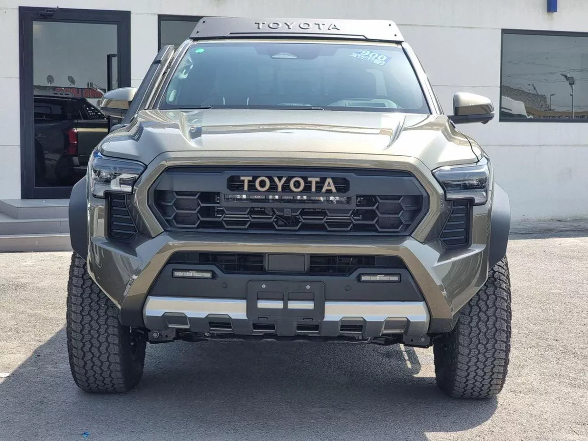 Toyota Tacoma TrailHunter Brand New * Export Price *-17-0