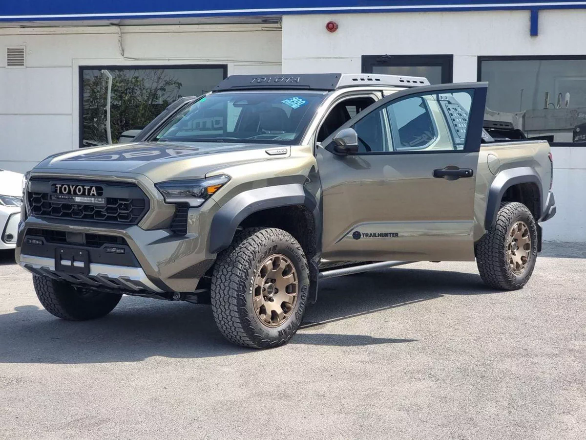Toyota Tacoma TrailHunter Brand New * Export Price *-24-0