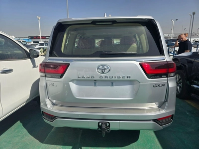 TOYOTA LC300 GXR 3.5L PETROL 2026 | SILVER EXTERIOR-3