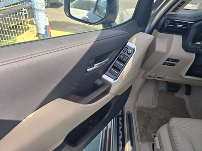 TOYOTA LC300 GXR 3.5L PETROL 2026 | SILVER EXTERIOR-2