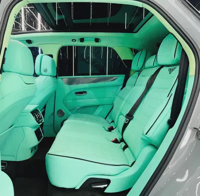 Bentley Bentayga V8 | First Edition | Rare Interior | GCC-18