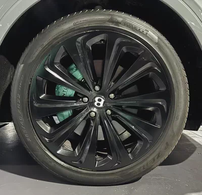 Bentley Bentayga V8 | First Edition | Rare Interior | GCC-8