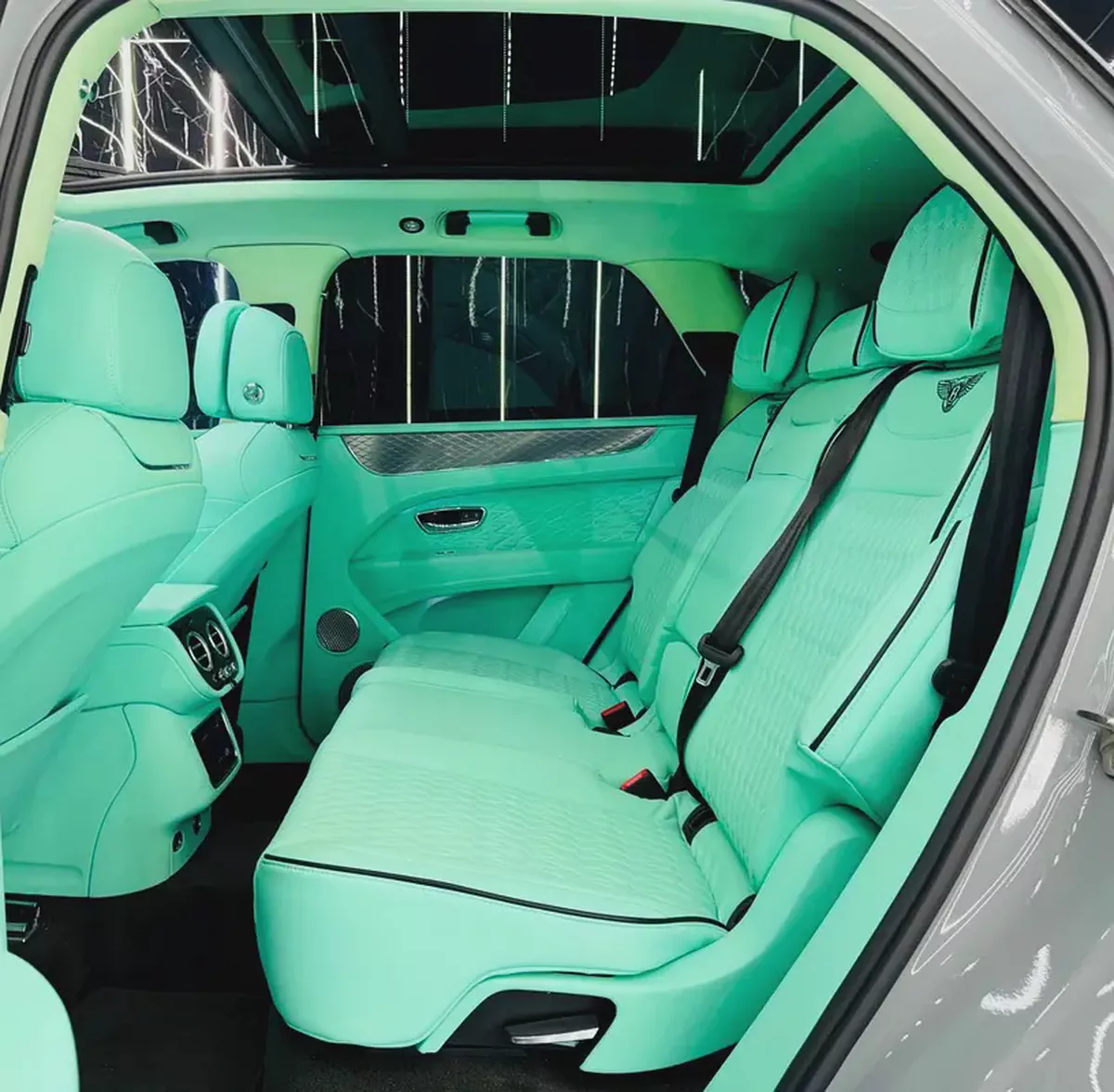 Bentley Bentayga V8 | First Edition | Rare Interior | GCC-18-18