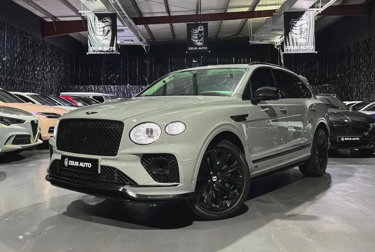 Bentley Bentayga V8 | First Edition | Rare Interior | GCC