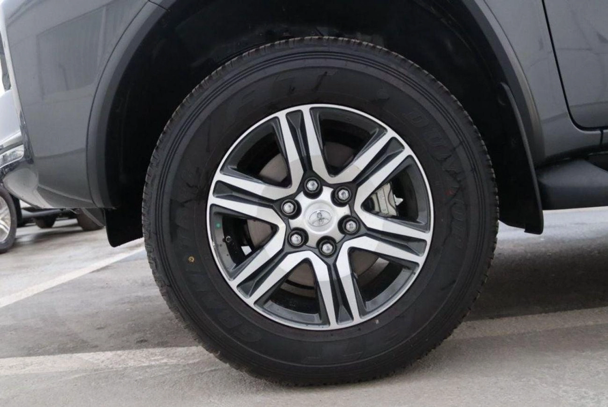 Toyota Fortuner VX2 FORTUNER  4.0L V6 PETROL-12-0