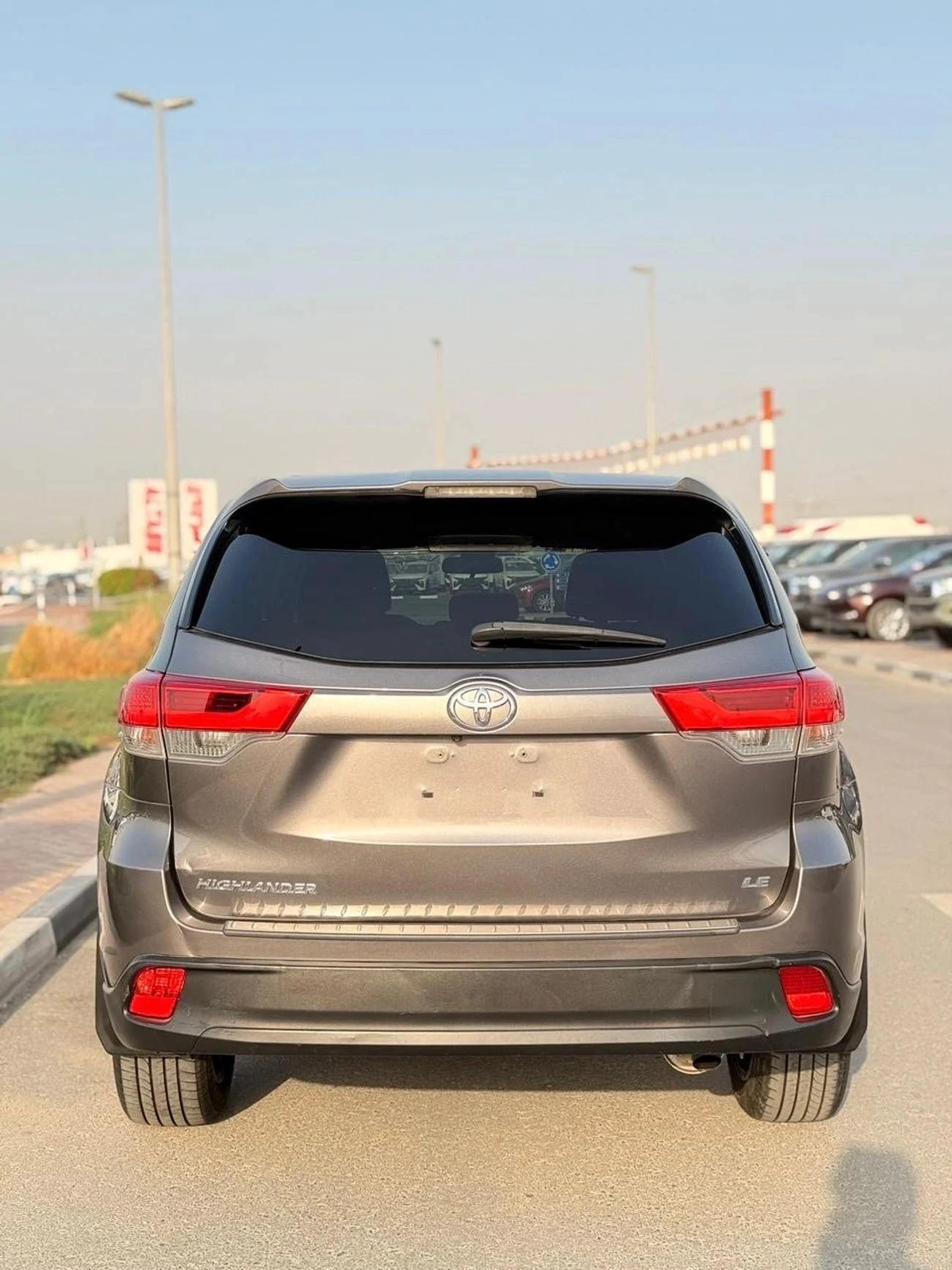Toyota Highlander LE HEV LE 3.5 L 2020 model-3-3