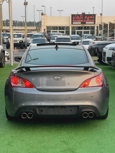 Hyundai Genesis 2010 GCC | Luxury Sedan | Low KM | Excellent Condition-4