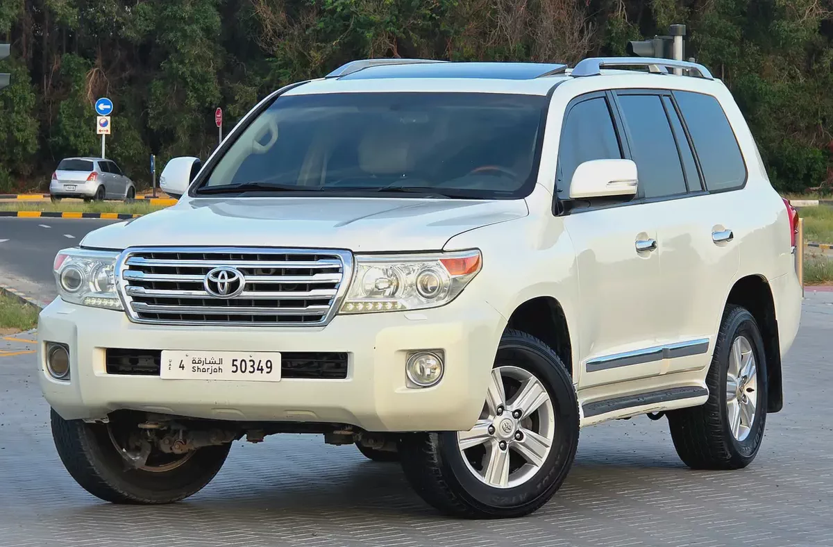 Toyota Land Cruiser GXR V8 Model 2015 Full Options Very Clean Condition