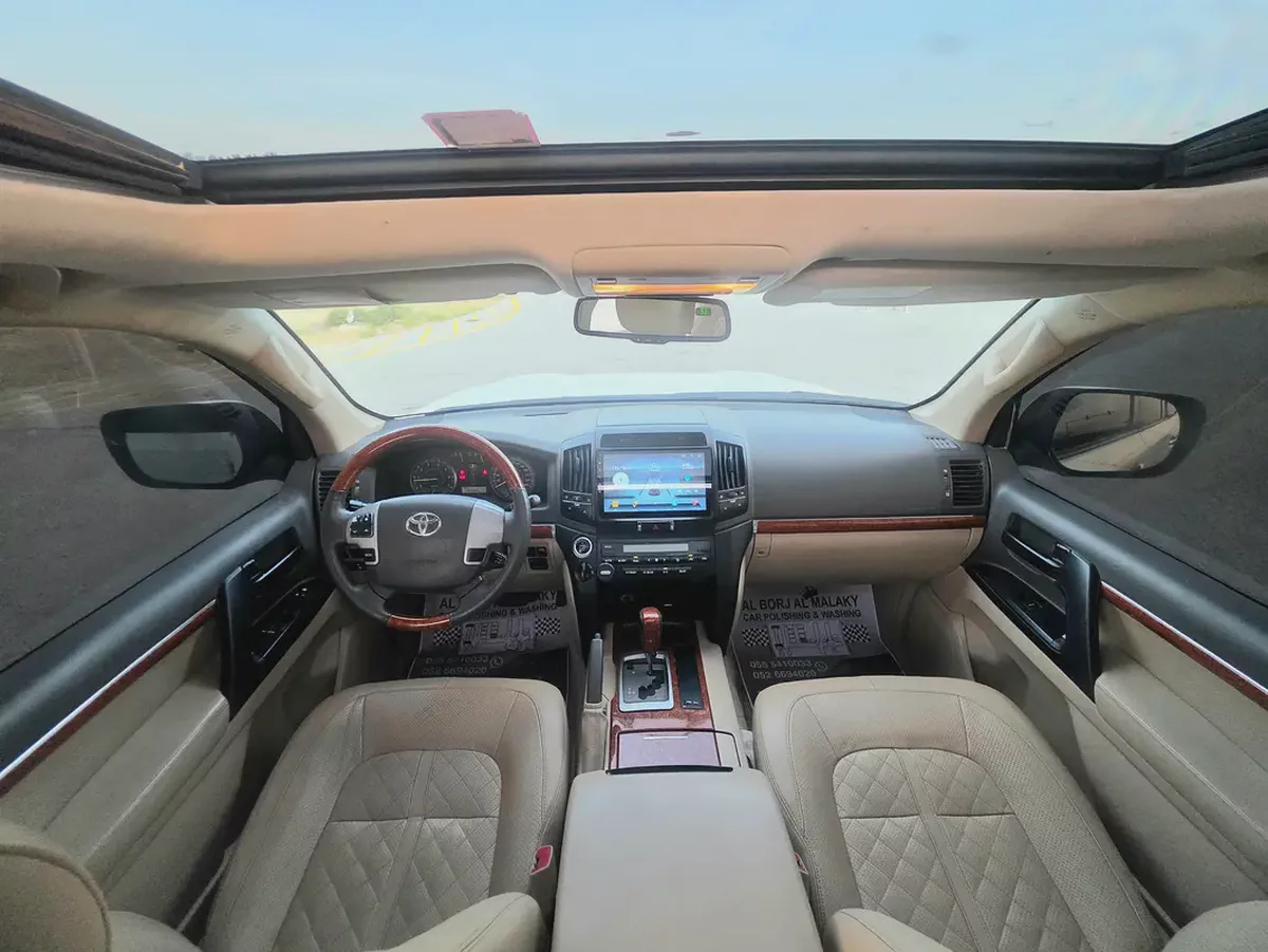 Toyota Land Cruiser GXR V8 Model 2015 Full Options Very Clean Condition-7-7