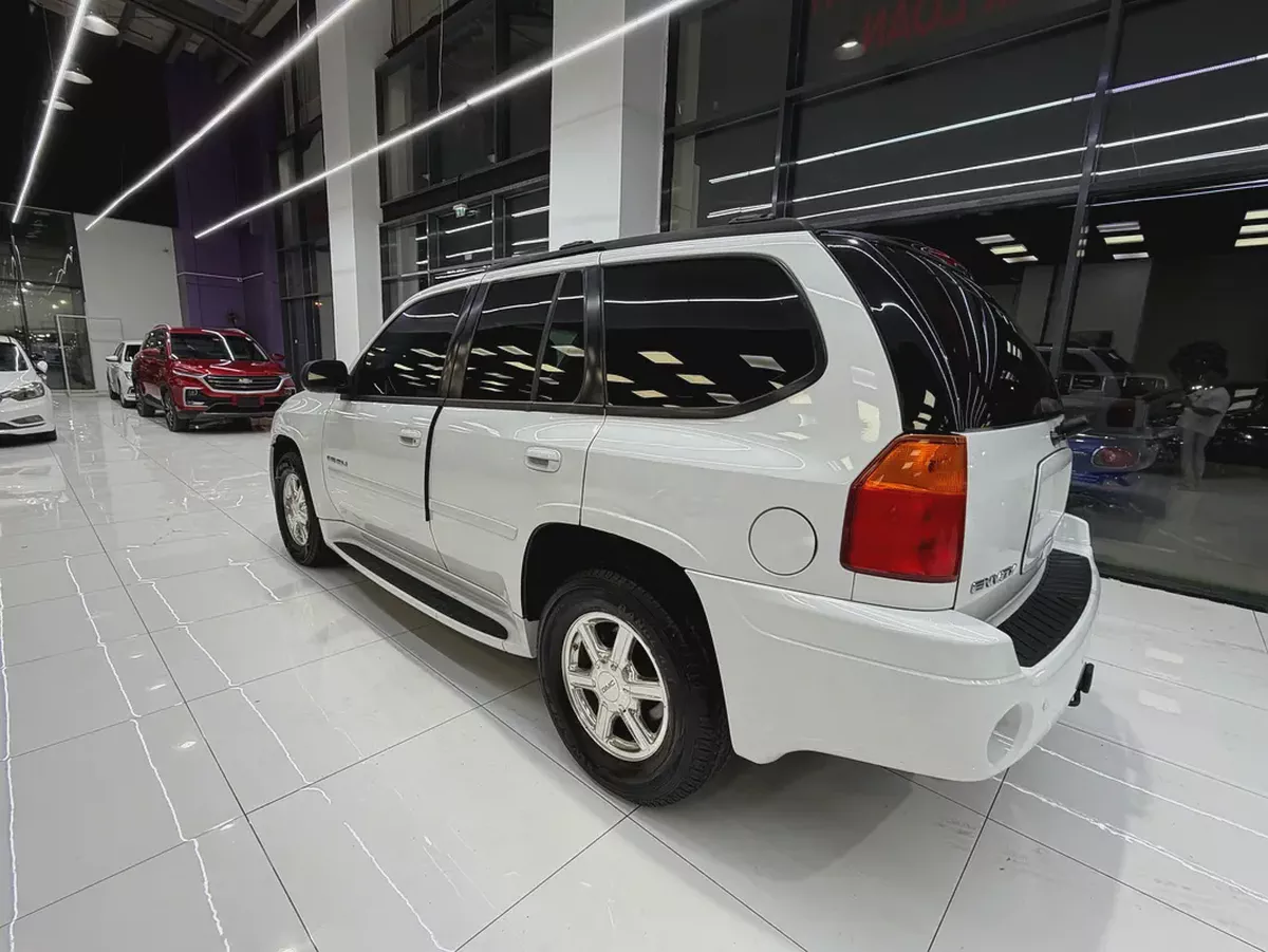 GMC Envoy Denali 2009 GCC Specs Excellent condition-5-5